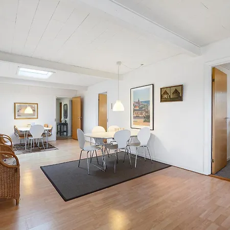 5 Bedroom Gorgeous In *